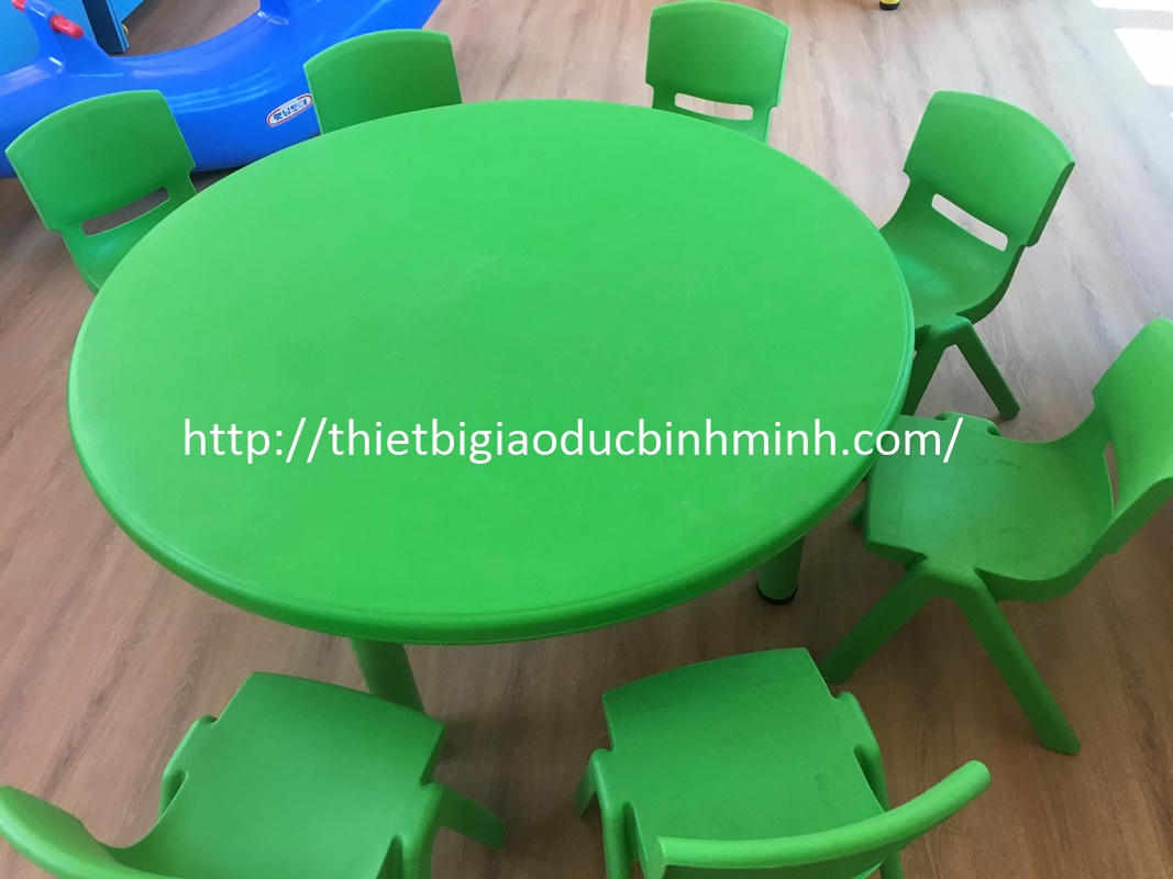 Bàn nhựa đúc hình tròn